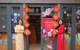 Phụ nữ Công an Hà Nội thướt tha áo dài xuống phố trong ngày 8-3